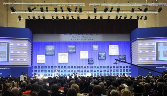 В Китае открылось ежегодное совещание Всемирного экономического форума 'Летний Давос-2014'