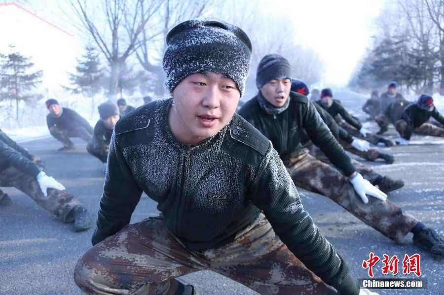 Пограничники провинции Хэйлунцзян тренируются при -20 ℃ 