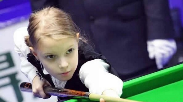 9-летняя российская бильярдистка стала популярной в сети
