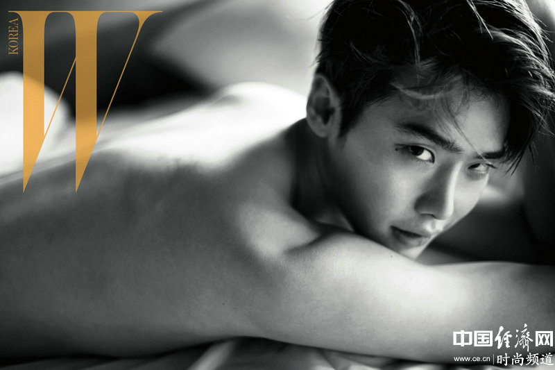 8 сексуальных фото красавчика Ли Чон Сока (Lee Jong Suk)