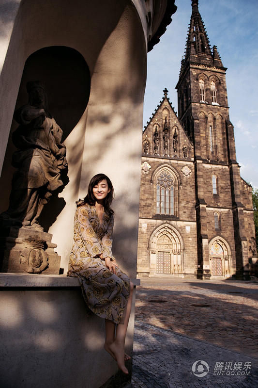 Красотка Ван Ликунь в модных снимках в Праге