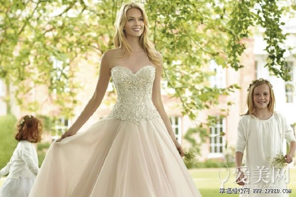 Роскошные свадебные платья от бренда La sposa сезона весна-лето 2015