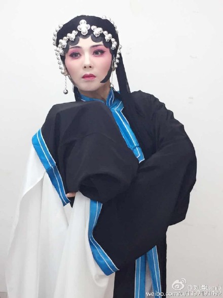 Известная актриса Лю Тао в стиле пекинской оперы