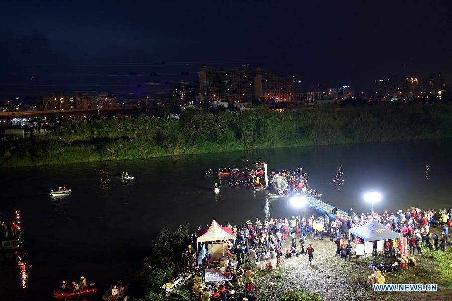 Количество жертв авиакатастрофы на Тайване возросло до 25 человек, среди погибших -- 6 человек из континентальной части Китая