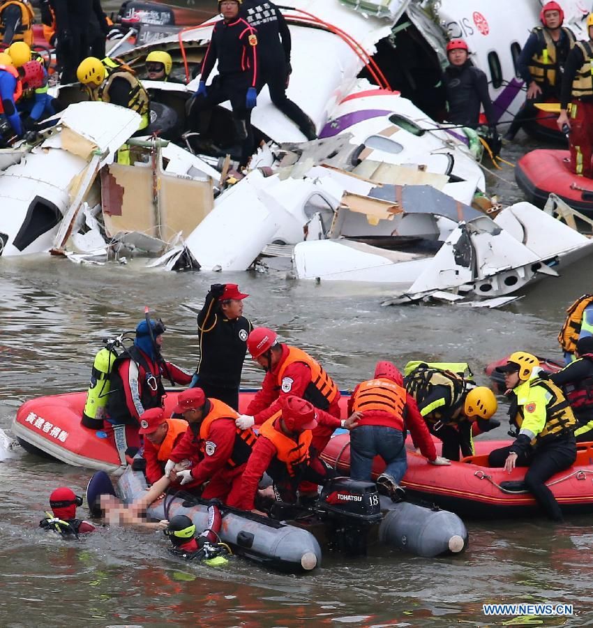 Количество жертв авиакатастрофы на Тайване возросло до 25 человек, среди погибших -- 6 человек из континентальной части Китая