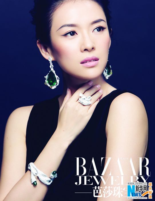 Чжан Цзыи снялась для обложки журнала BAZAAR в ювелирных изделиях на общую сумму более 100 млн юаней 