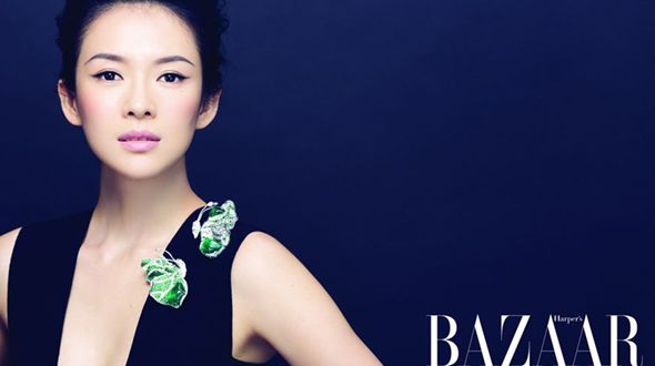 Чжан Цзыи снялась для обложки журнала BAZAAR в ювелирных изделиях на общую сумму более 100 млн юаней