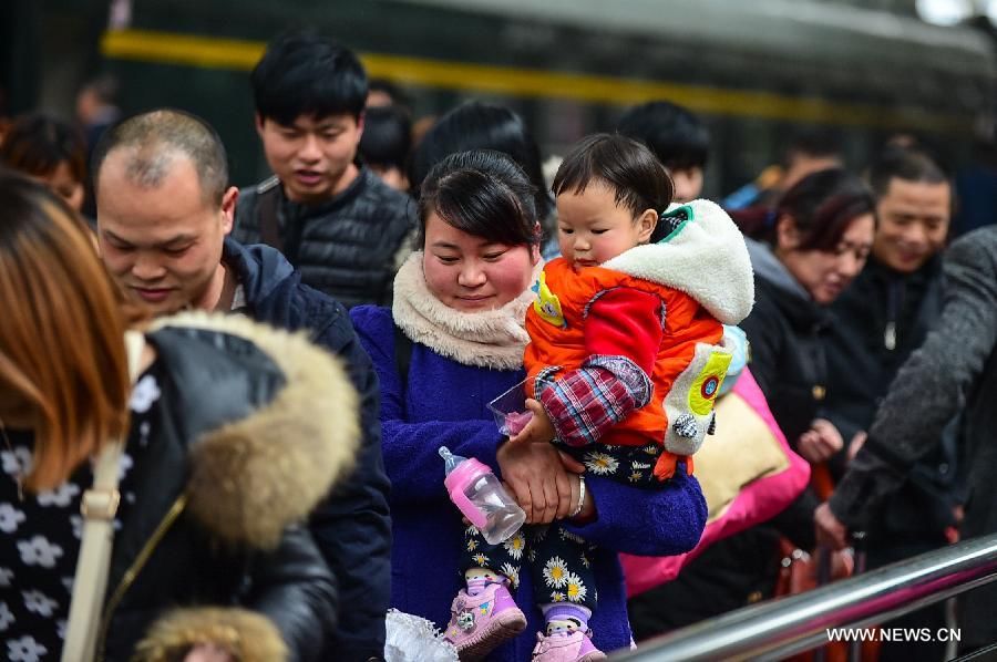 На железных дорогах Китая наблюдается пик пассажироперевозок с приближением праздника Весны