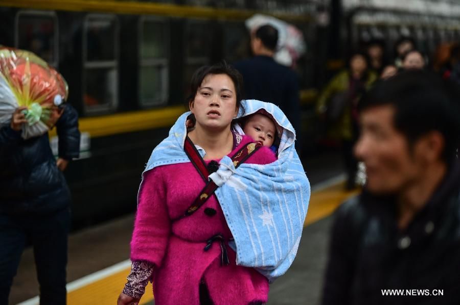 На железных дорогах Китая наблюдается пик пассажироперевозок с приближением праздника Весны