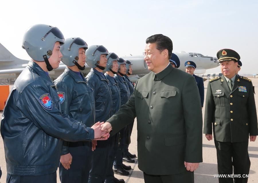 Си Цзиньпин проинспектировал военный контингент НОАК в городе Сиань