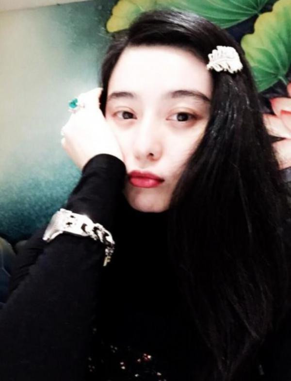 Фото: Фань Бинбин до макияжа