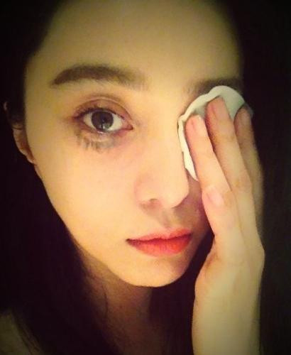 Фото: Фань Бинбин до макияжа