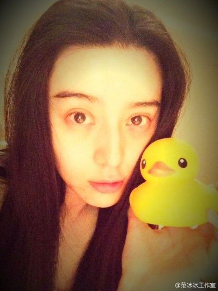 Фото: Фань Бинбин до макияжа