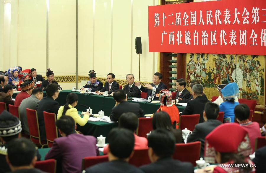 Си Цзиньпин отметил, что целенаправленные меры должны быть приняты для того, чтобы оказать нуждающимся помощь в избавлении от бедности, и работа по ликвидации нищеты должна выполняться своевременно и практически.