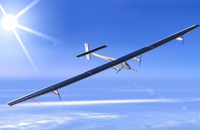 Швейцарский самолет 'Солнечный импульс-2' на солнечных батареях отправился в первый кругосветный полет