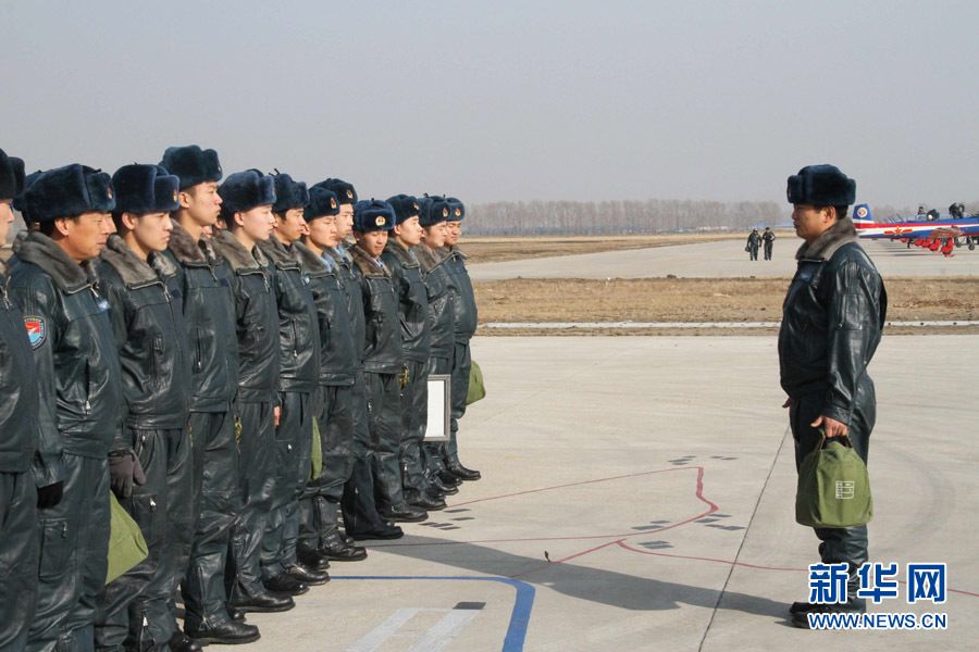 Курсанты юношеской школы пилотов ВВС: орлята учатся летать 