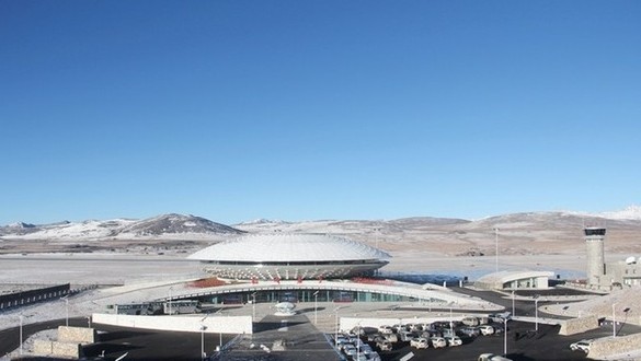Китай располагает 15 аэропортами, находящимися на высоте более чем 2438 м над уровнем моря