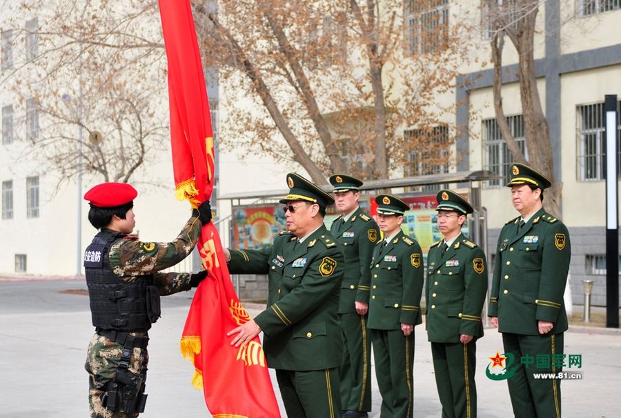 В Синьцзяне сформирован женский отряд особого назначения «Снежный орел» 