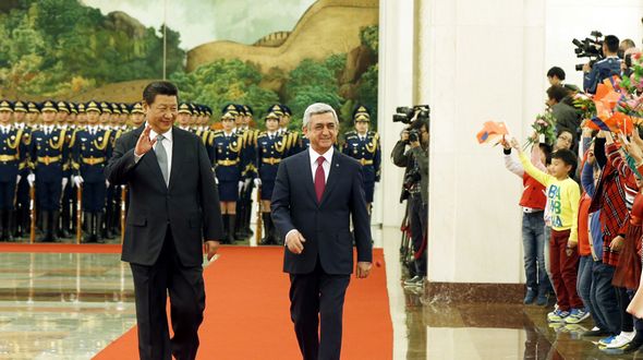 Си Цзиньпин провел переговоры с президентом Армении С. Саргсяном