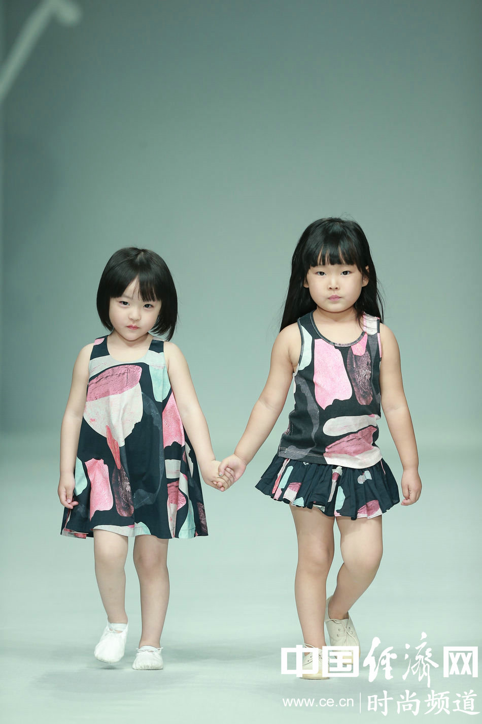 Маленькие модели на Неделе моды в Пекине