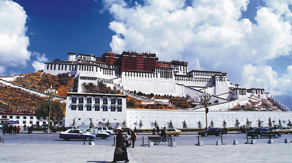 Туристический сезон на Тибете набирает силу, увеличилось число авиарейсов в район
