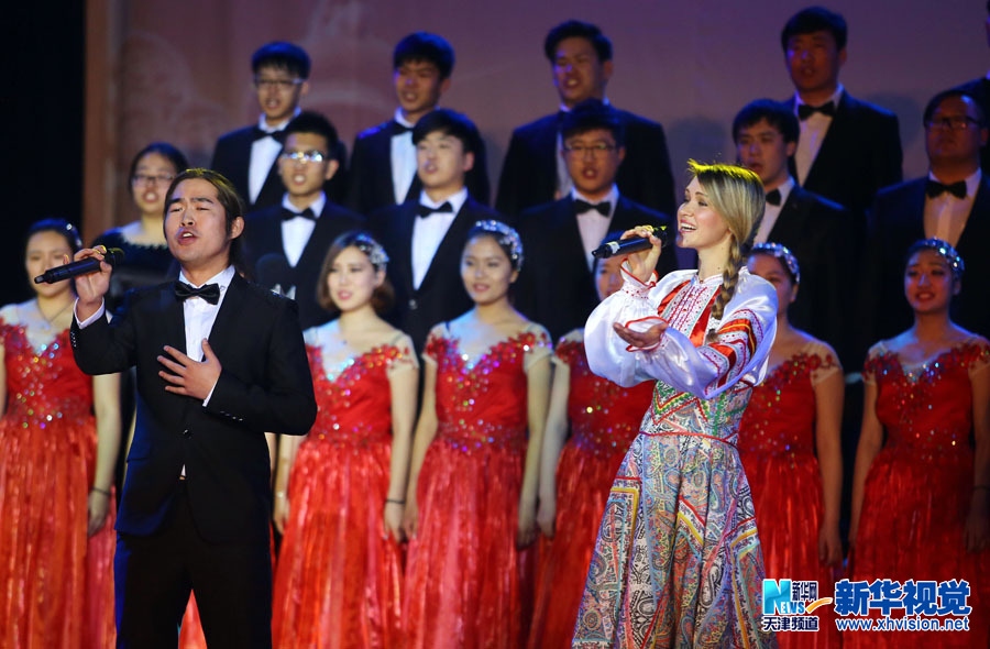 3 апреля в Тяньцзиньском педагогическом университете состоялся концерт в рамках дружественных обменов между китайскими и российскими студентами. 