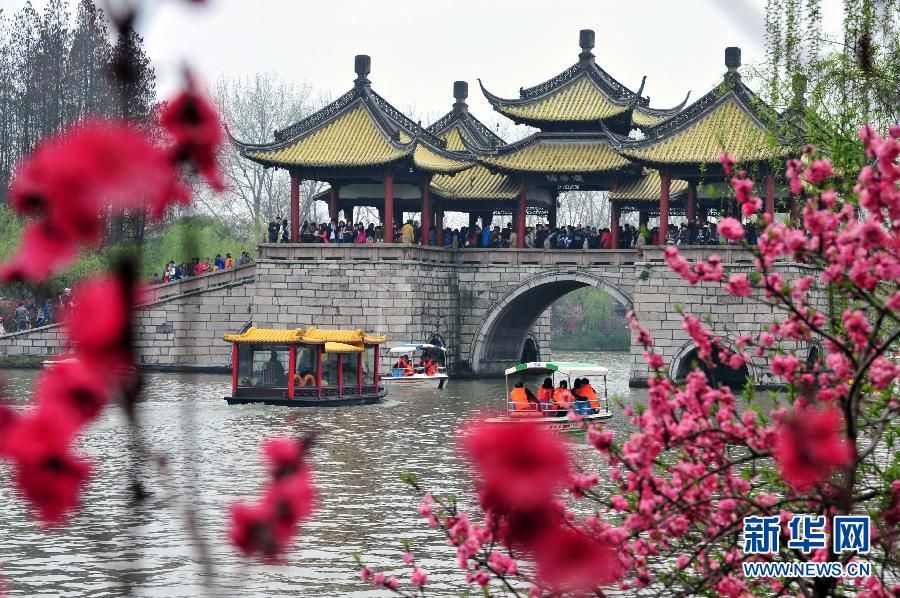 Апрельские пейзажи в разных регионах Китая