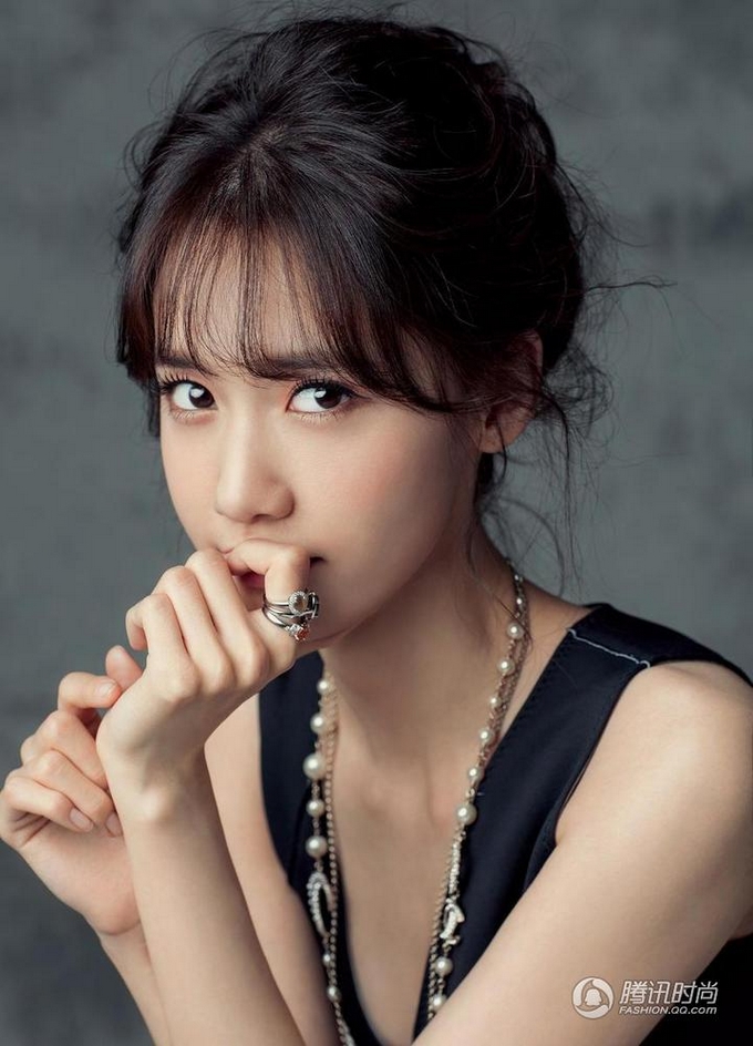 Певица и актриса Юна (Yoona) с косой