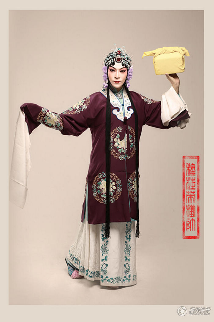 Телеактер Юй И в новых снимках со стилем пекинской оперы