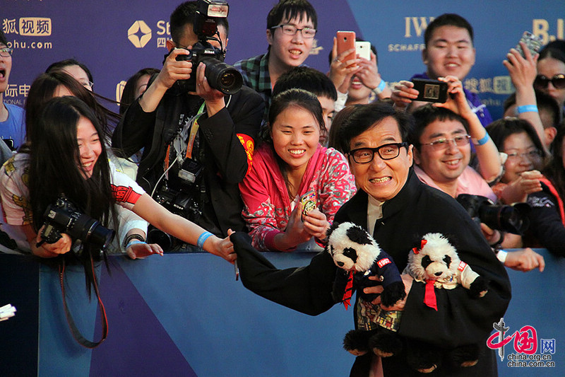 Звезды на красной дорожке церемонии закрытия 5-го Пекинского международного кинофестиваля