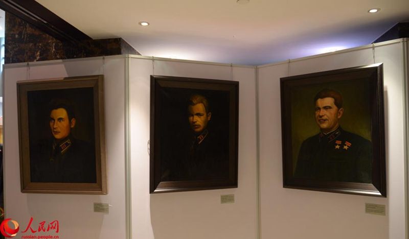 Китайский художник Гао Чанбао посвятил выставку своих картин советским летчикам-добровольцам