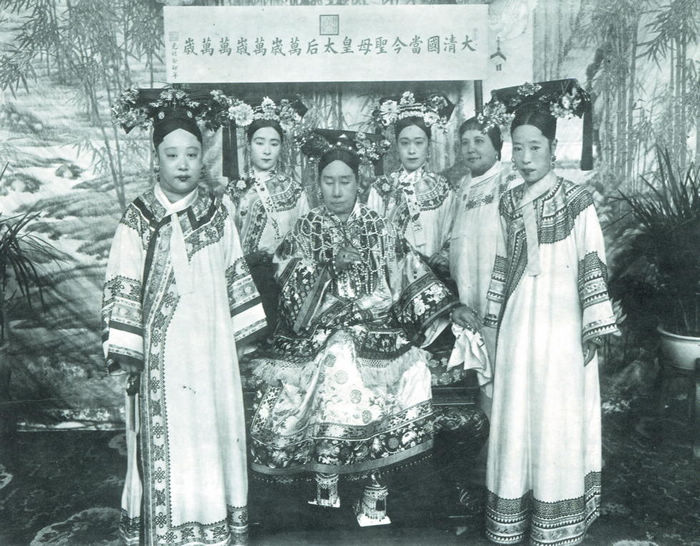 Старые снимки: модная жизнь вдовствующей Великой императрицы династии Цин – Цыси на старости