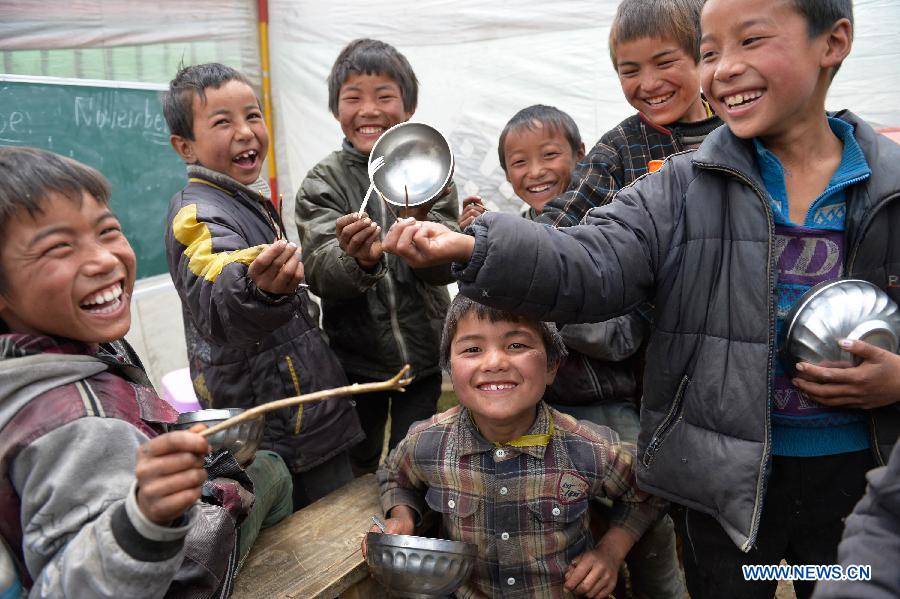 Пострадавшие от землетрясения на Тибете получают помощь и лечение, эпидемических вспышек не зафиксировано