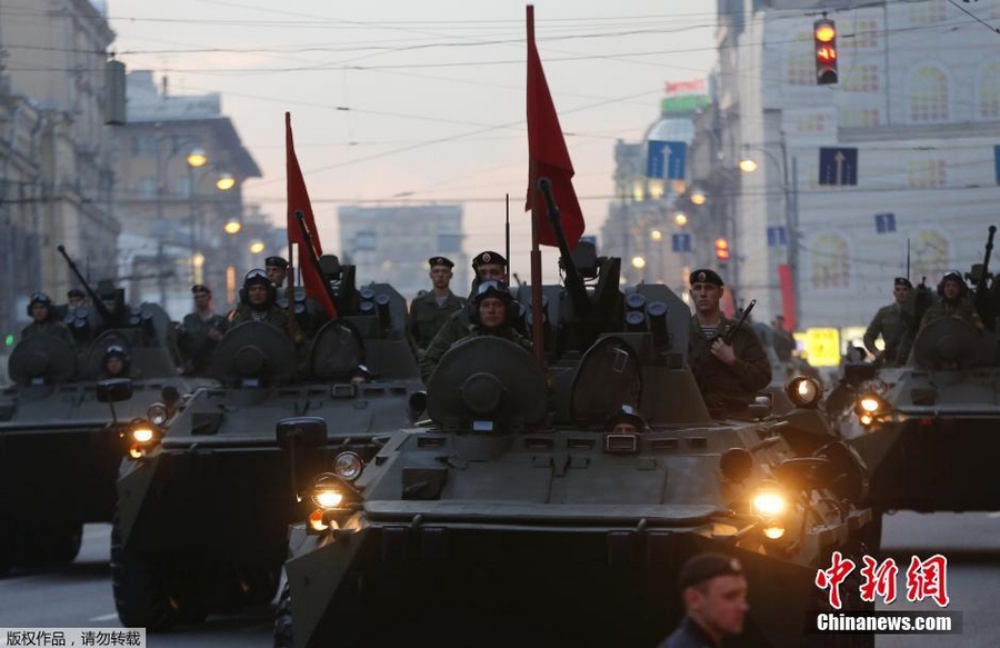 29 апреля, в Москве состоялась репетиция военного парада ко Дню победы. К репетиции присоединились тяжелые вооружения.