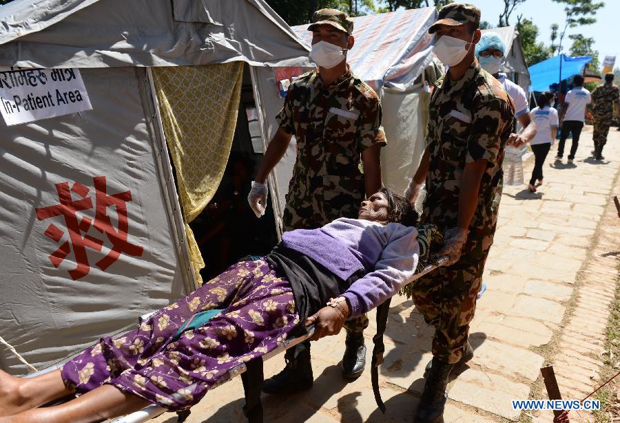 Китайский спасательный отряд в Непале оказал помощь 600 пострадавшим