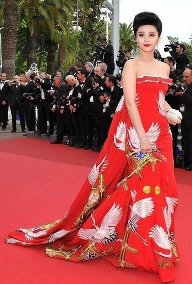 Фото: Китайские и южнокорейские звезды на красной дорожке