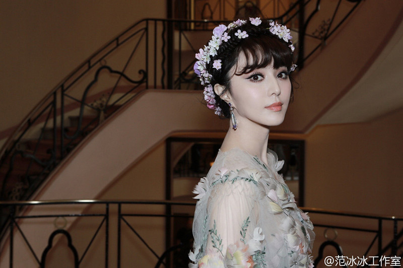 Фото: Китайские и южнокорейские звезды на красной дорожке