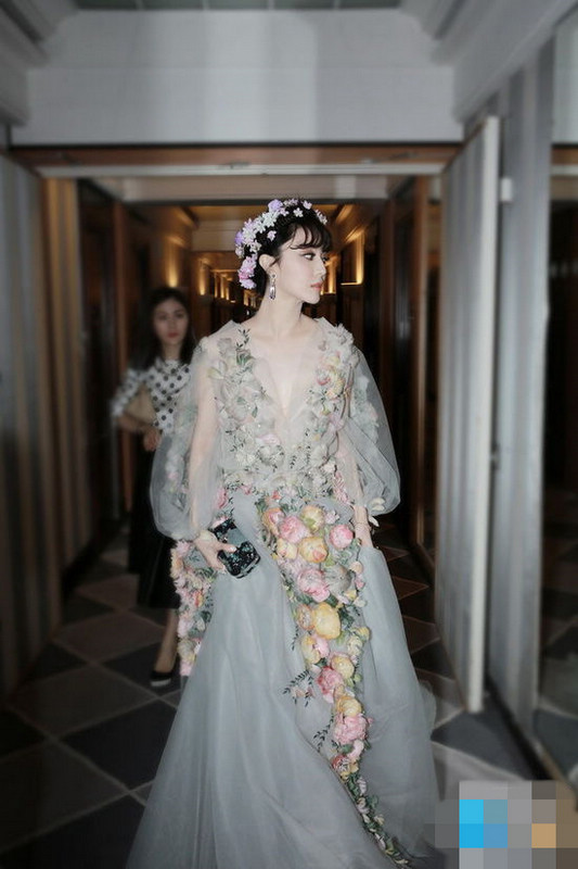 Фото: Китайские и южнокорейские звезды на красной дорожке