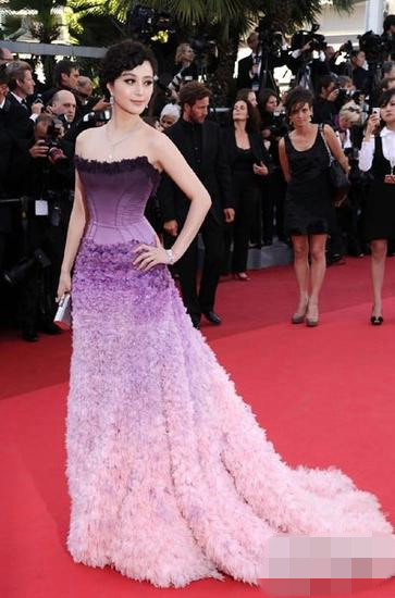 Фото: Китайские и южнокорейские звезды на красной дорожке