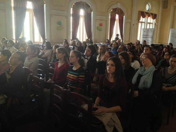 В Санкт-Петербурге прошел студенческий конкурс на знание китайского языка «Мост китайского языка»