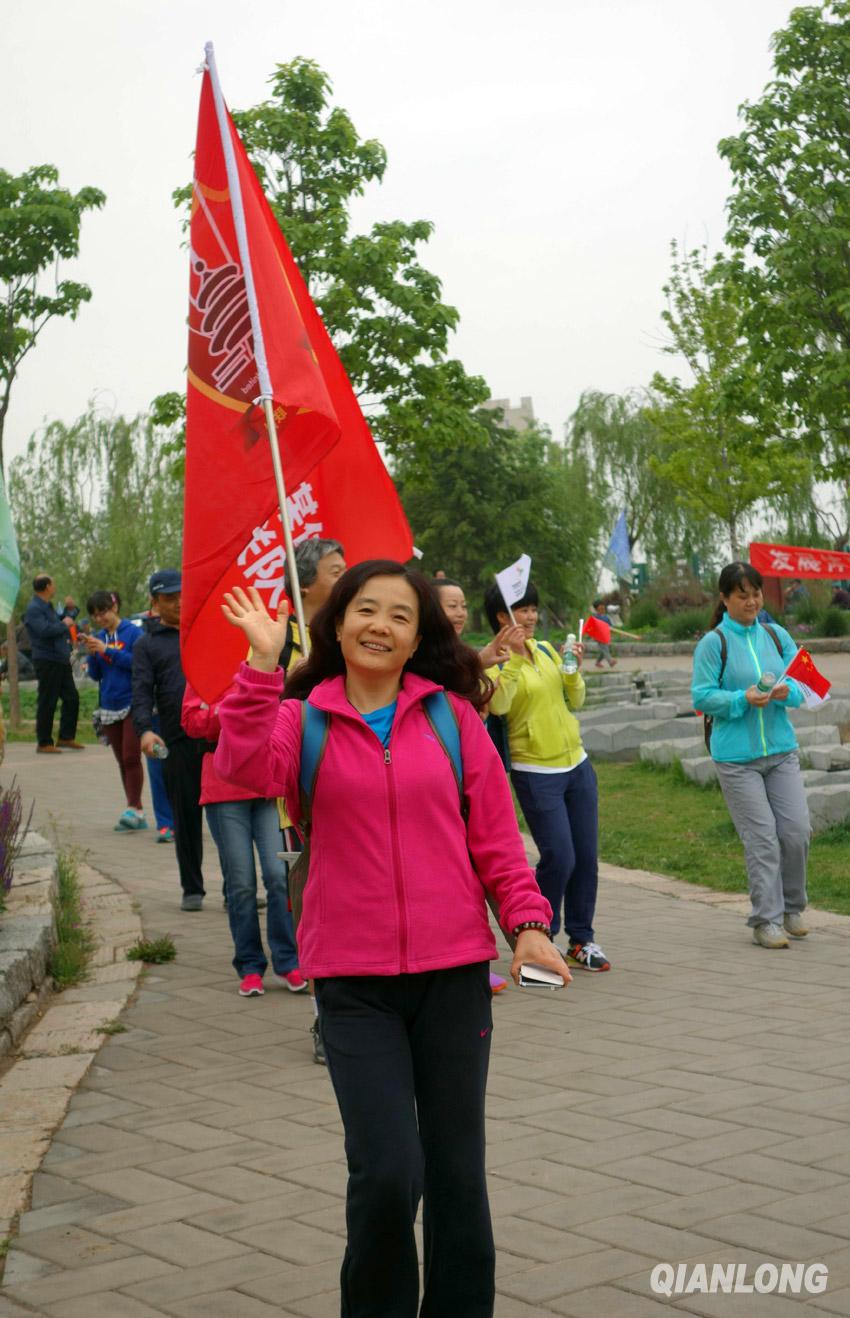 9 мая в пекинском районе Шицзиншань состоялся пеший обход парка Ляньшиху, что на реке Юндин. Мероприятие было организовано пекинской Ассоциацией спортивной ходьбы. 