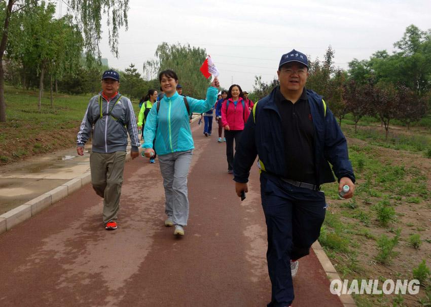 9 мая в пекинском районе Шицзиншань состоялся пеший обход парка Ляньшиху, что на реке Юндин. Мероприятие было организовано пекинской Ассоциацией спортивной ходьбы. 