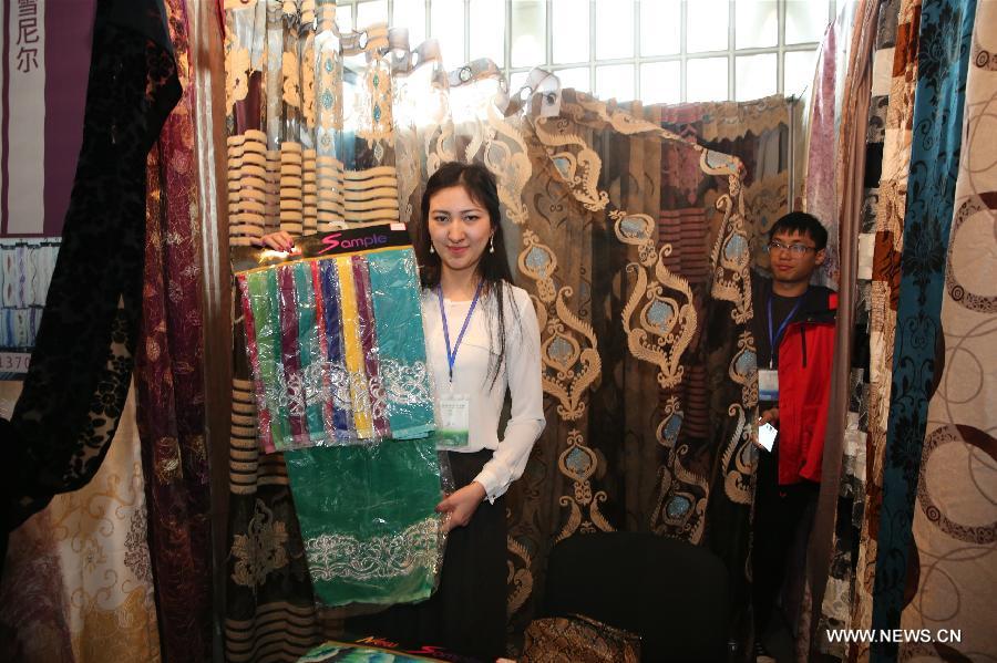 Как сообщили во вторник в пресс-службе Торгово-промышленной палаты /ТПП/ Кыргызстана, 21 компания из Китая представила свою продукцию на выставке. 