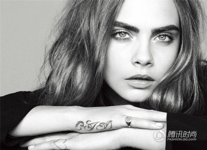 Кара Делевинь (Cara Delevingne) на черно-белых фото