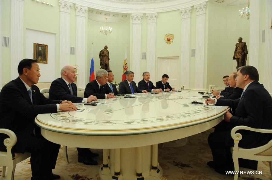 В.Путин встретился с Ван И и министрами иностранных дел других стран ШОС