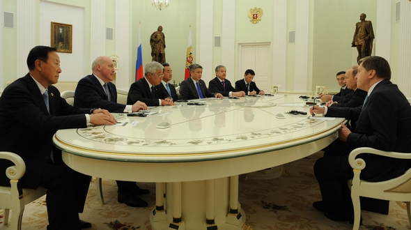 В.Путин встретился с Ван И и министрами иностранных дел других стран ШОС