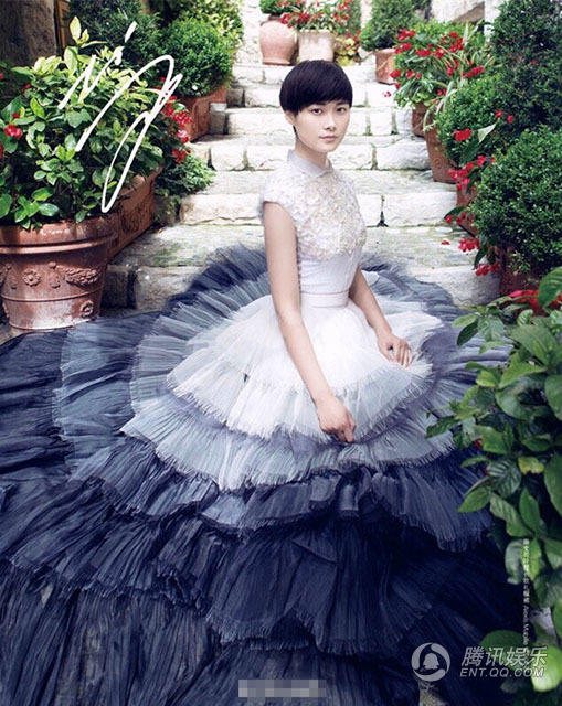 Красавица Ли Юйчунь в свадебном платье 