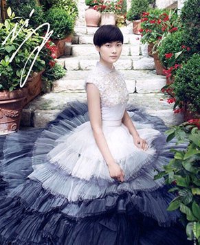 Красавица Ли Юйчунь в свадебном платье