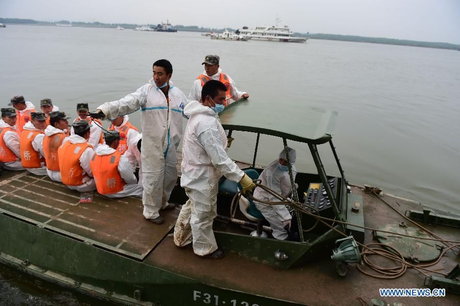 До 431 человека возросло число погибших при крушении судна 'Звезда Востока' на реке Янцзы