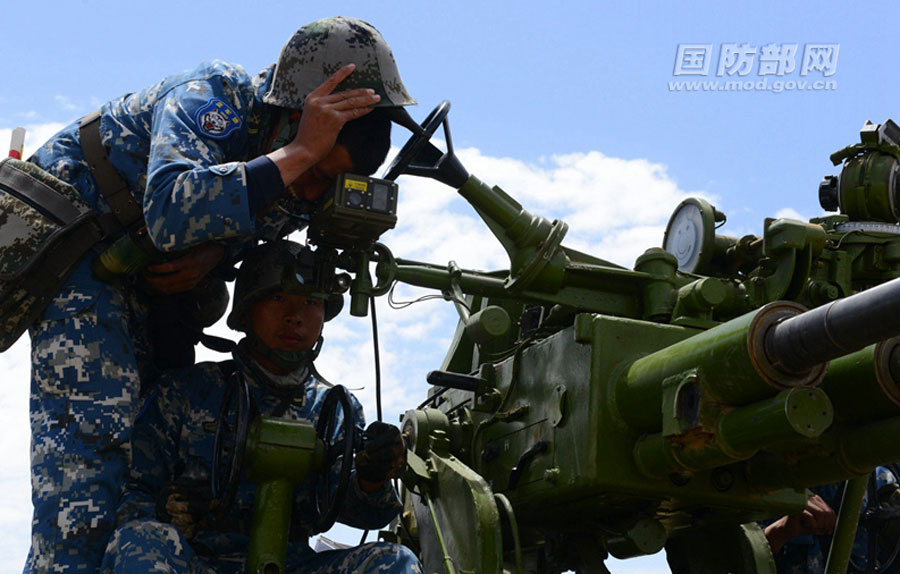 Одна мотопехотная бригада Нанкинского военного округа приступила к отработке навыков сопротивления с механизированной бригадой Пекинского военного округа.